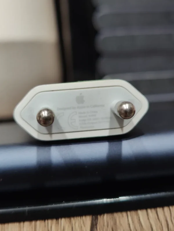 Apple 5W Charger - Image 6