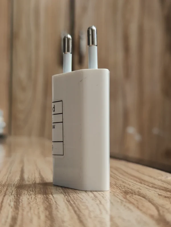 Apple 5W Charger - Image 4