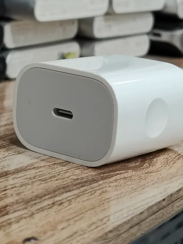 Apple 18w Charger - Image 2