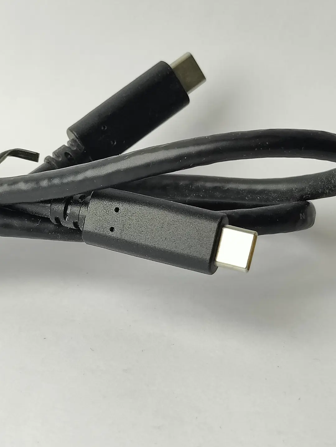 C to C F9V04-AXPA-29E (1) Dell F9V04 USB-C to USB-C Cable – 100W Power Delivery, 10Gbps, DP Alt Mode, 1 Meter - Image 1