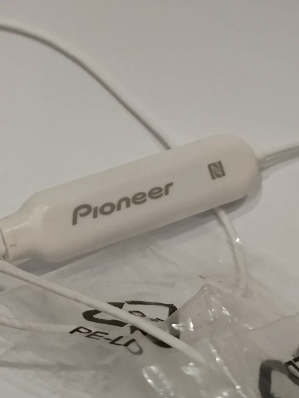Pioneer SE-C7BT-W Neckband Wireless Earphones - Image 4