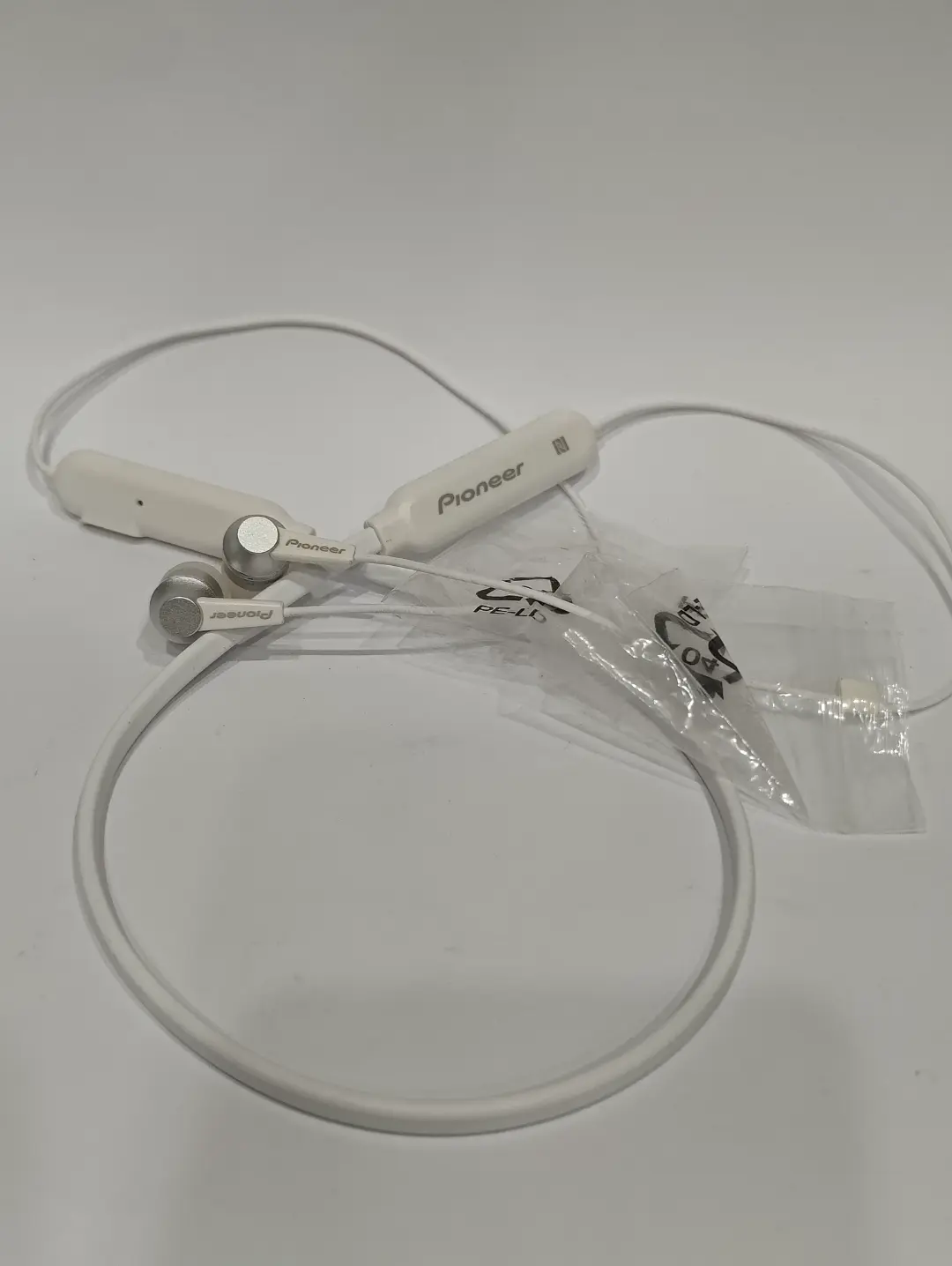 Pioneer 65245 (8) Pioneer SE-C7BT-W Neckband Wireless Earphones - Image 1