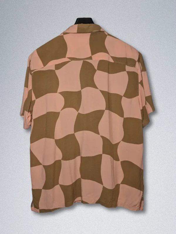Men's No Boundaries Retro Silk Shirt, a short-sleeve button-down with a wavy checkerboard pattern in brown and dusty rose pink