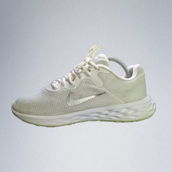 Nike Recolution 6 - Image 3